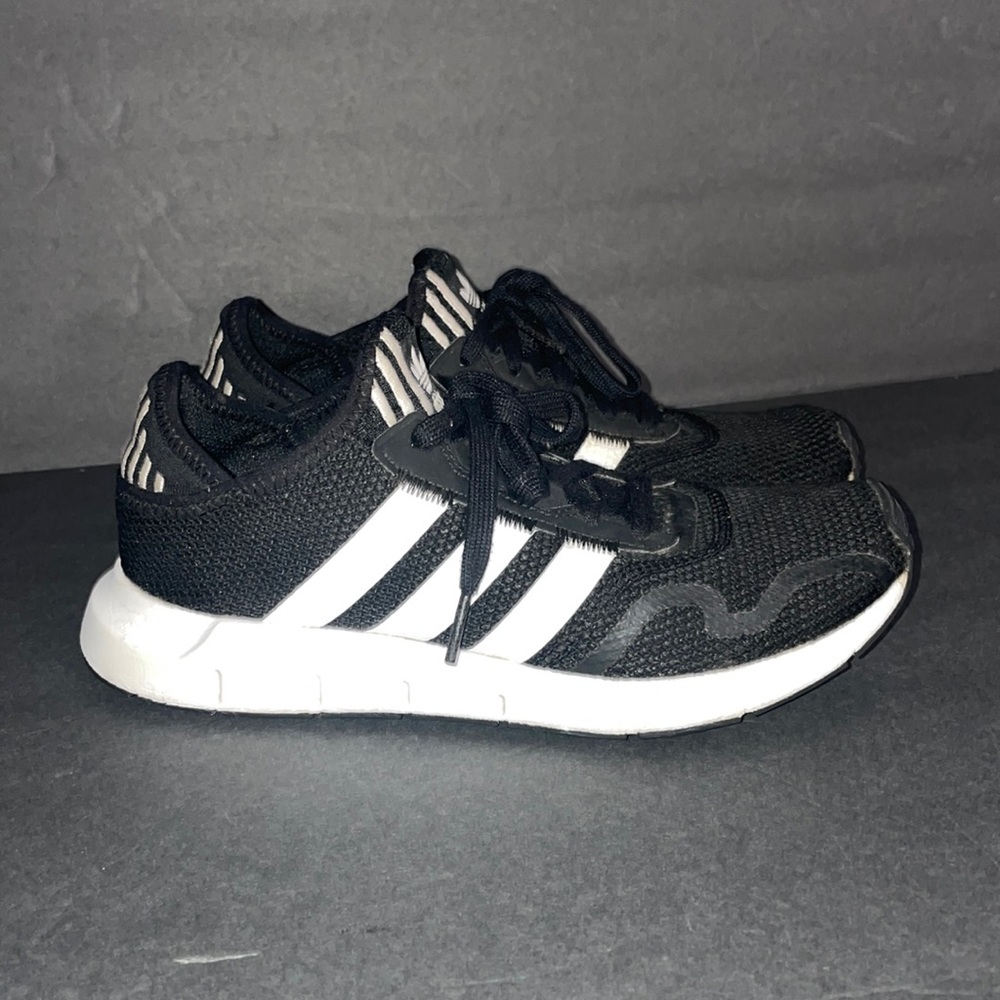 Adidas size 5.5 sneaker